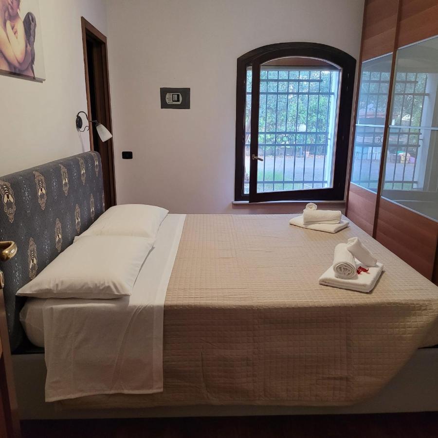 Chez Barnie Favoloso Appartamento Privato In Villa A 800Mt Ingresso Fiera Rimini Kültér fotó
